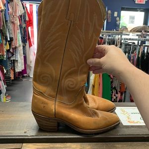 Frye boots size 7 super cool